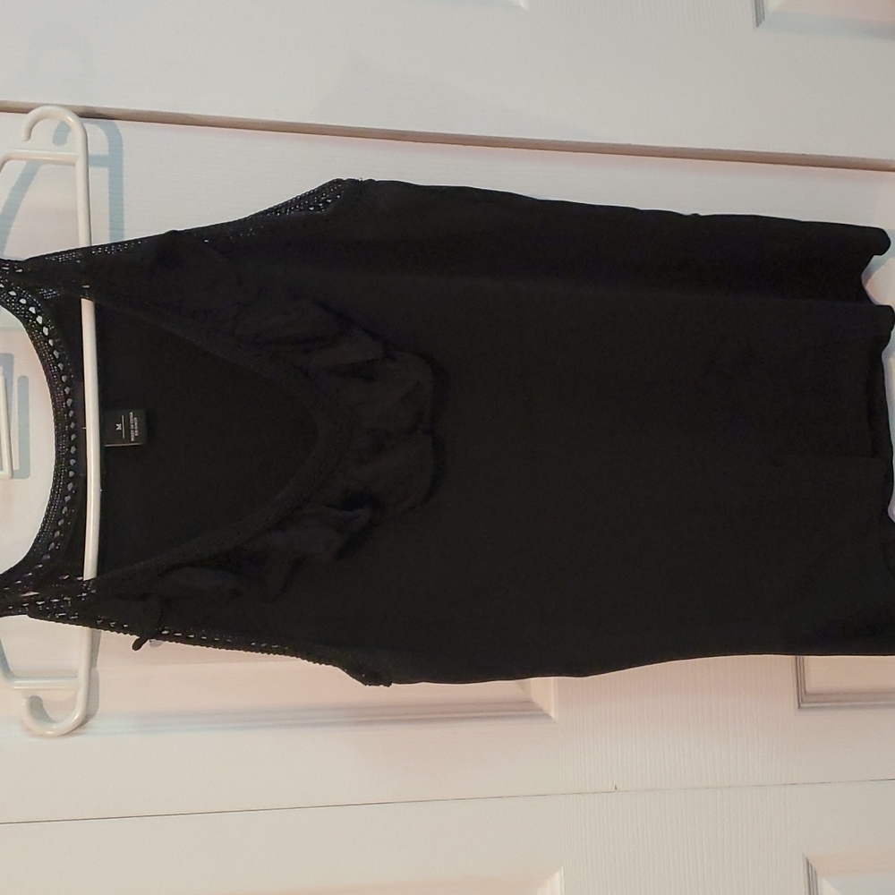 🔥$5 SALE!.White House Black Market dressy ruffle tank. Sz M - Picture 2 of 8